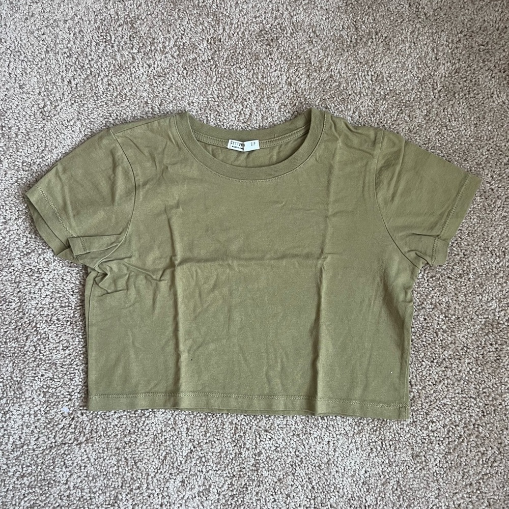 Cropped Olive Green T-shirt from Cotton On